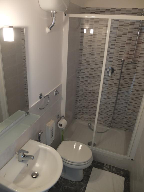 Maxim Rooms Rzym Zewnętrze zdjęcie