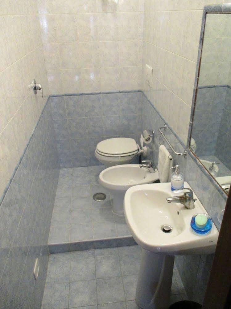 Maxim Rooms Rzym Zewnętrze zdjęcie