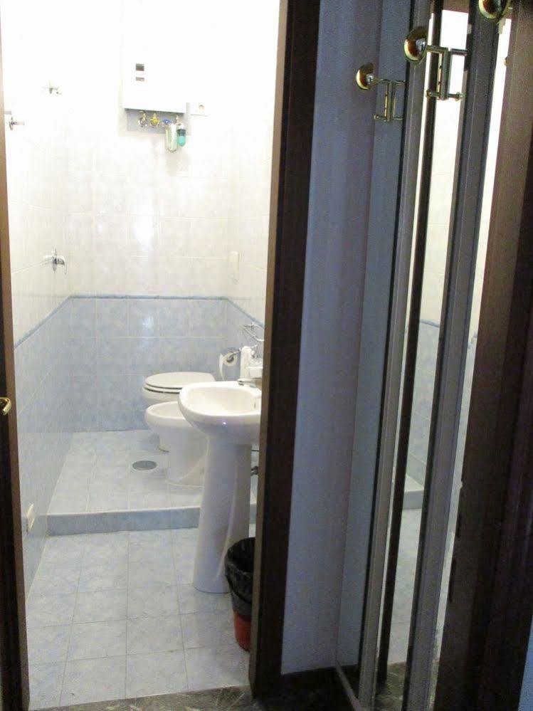 Maxim Rooms Rzym Zewnętrze zdjęcie