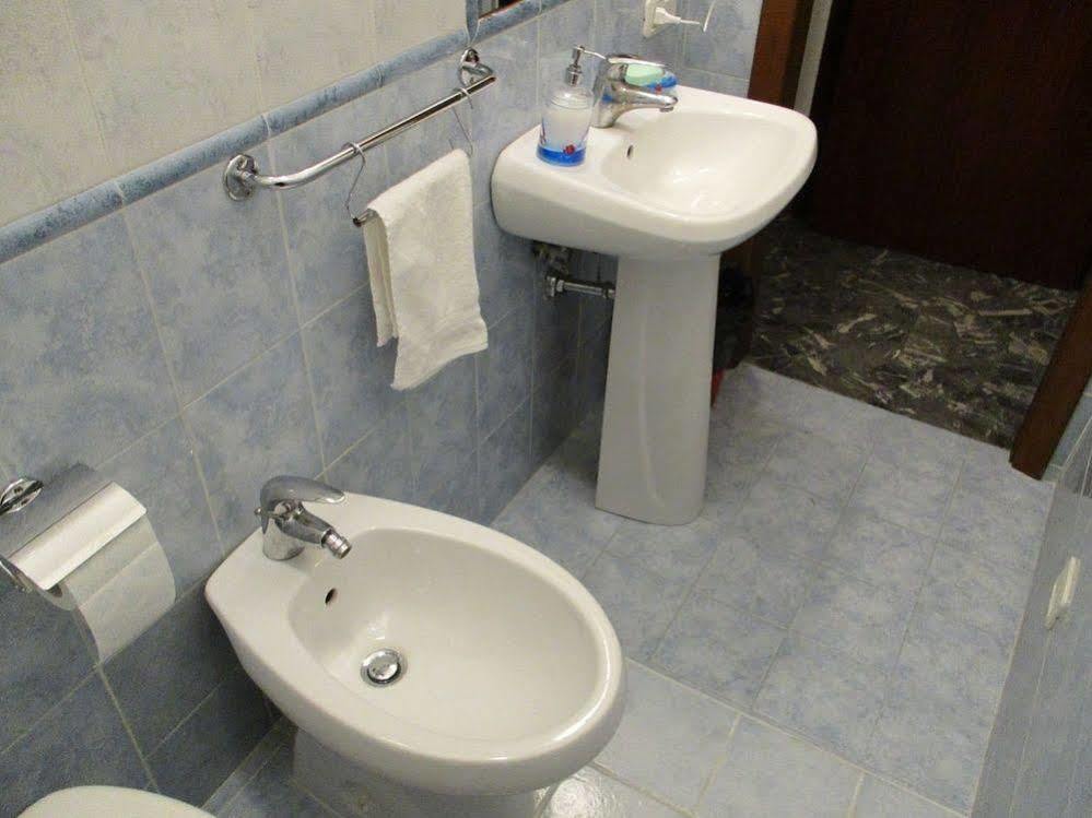 Maxim Rooms Rzym Zewnętrze zdjęcie