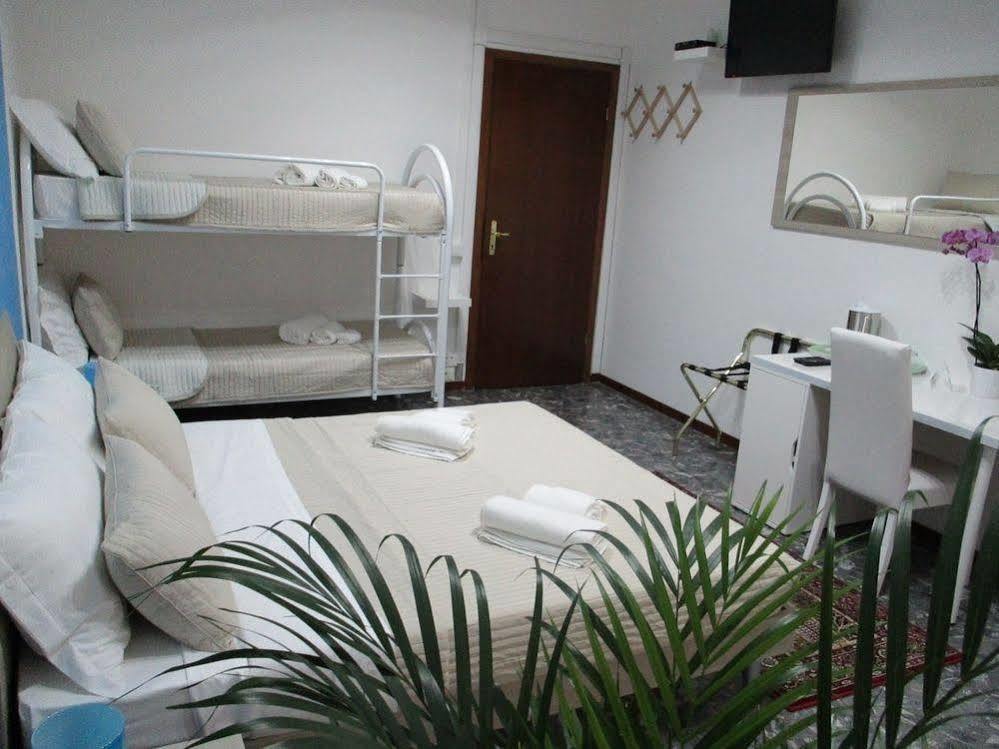 Maxim Rooms Rzym Zewnętrze zdjęcie