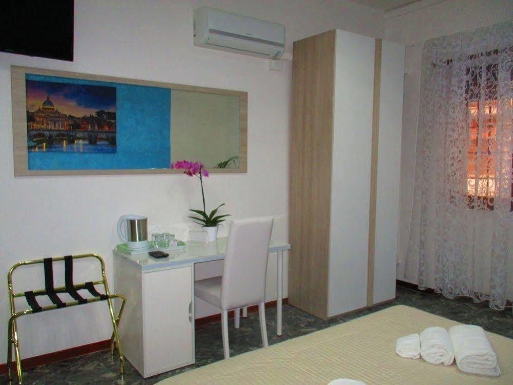 Maxim Rooms Rzym Zewnętrze zdjęcie