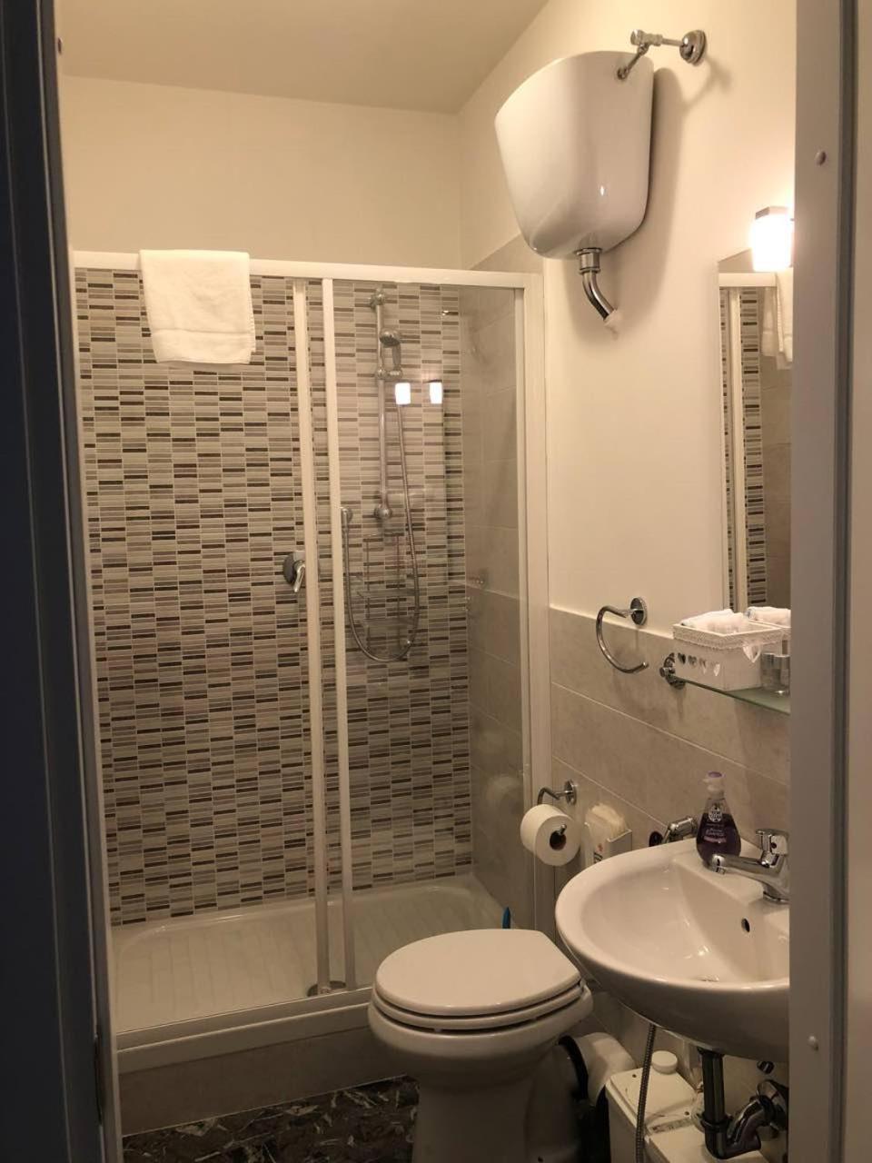 Maxim Rooms Rzym Zewnętrze zdjęcie