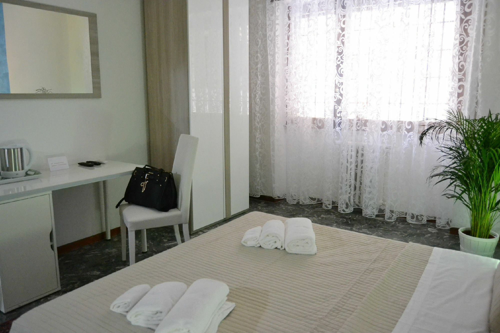 Maxim Rooms Rzym Zewnętrze zdjęcie
