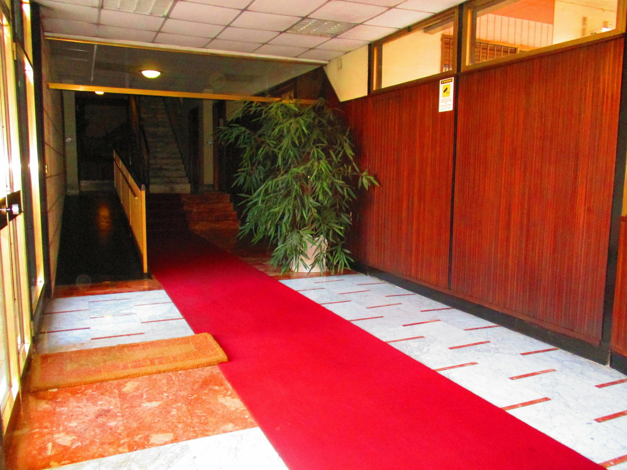 Maxim Rooms Rzym Zewnętrze zdjęcie